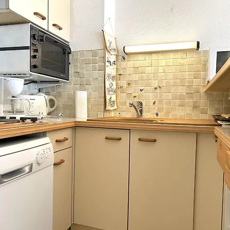 Апартаменти 2 Pieces Au Lavandou Avec Parking Proche Plage, Terrasse Vue - Fr-1-251-843 *