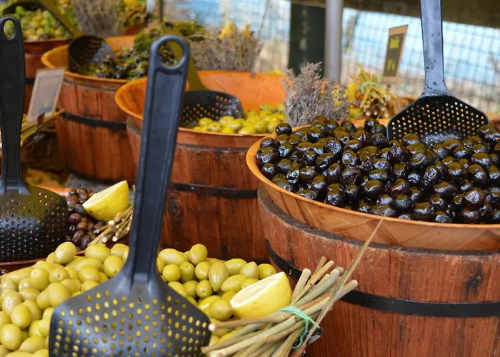 2 Pieces Au Lavandou Avec Parking Proche Plage, Terrasse Vue - Fr-1-251-843