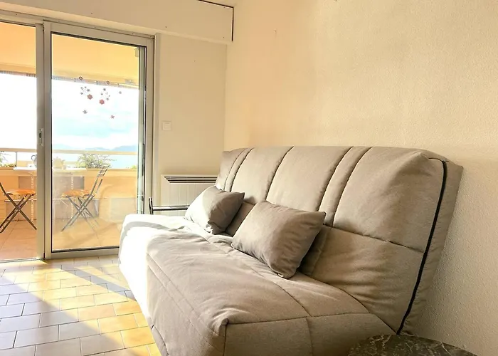 Apartman 2 Pieces Au Lavandou Avec Parking Proche Plage, Terrasse Vue - Fr-1-251-843 Le Lavandou